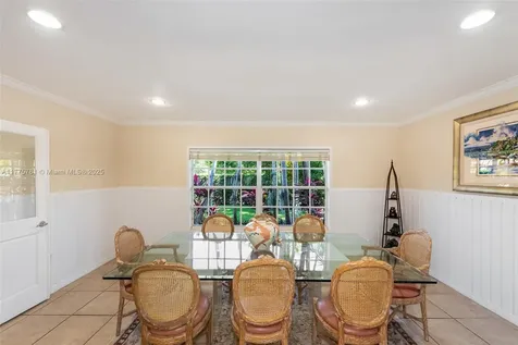 250 Greenwood Drive Key Biscayne FL 33149