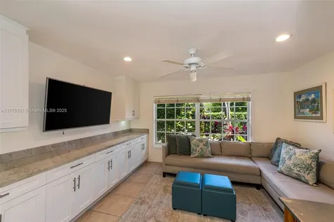 250 Greenwood Drive Key Biscayne FL 33149