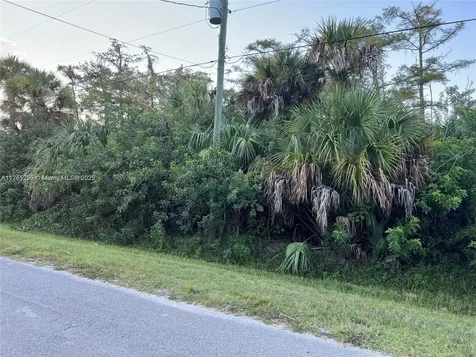 2521 NE 20th Avenue Naples FL 34120
