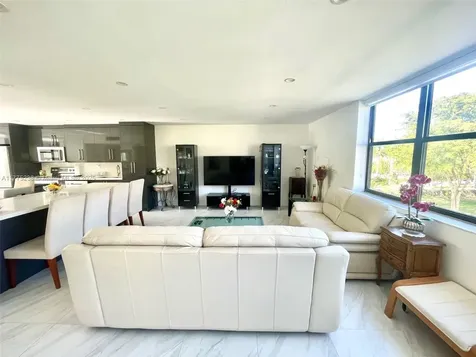 20401 NE 30th Avenue Aventura FL 33180