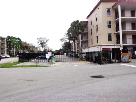 2600 NW 49th Avenue Lauderdale Lakes FL 33313