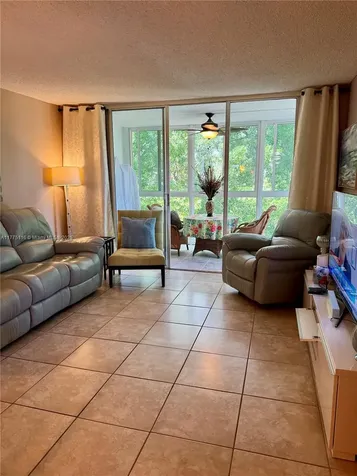 2600 NW 49th Avenue Lauderdale Lakes FL 33313