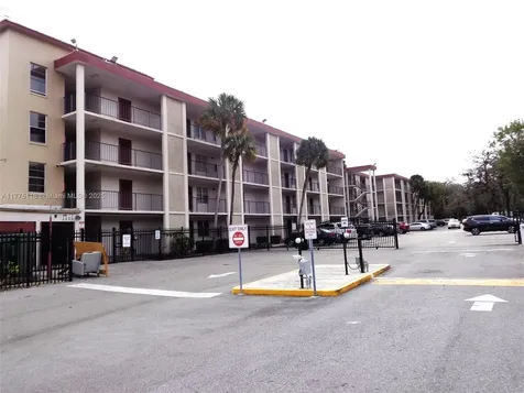 2600 NW 49th Avenue Lauderdale Lakes FL 33313