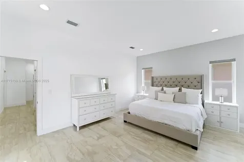 9144 SW 70th Terrace Miami FL 33173