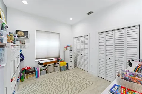 9144 SW 70th Terrace Miami FL 33173