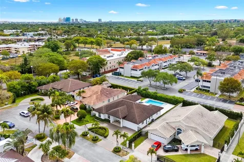 9144 SW 70th Terrace Miami FL 33173