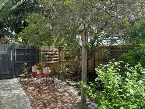 14240 SW 74th Terrace Miami FL 33183