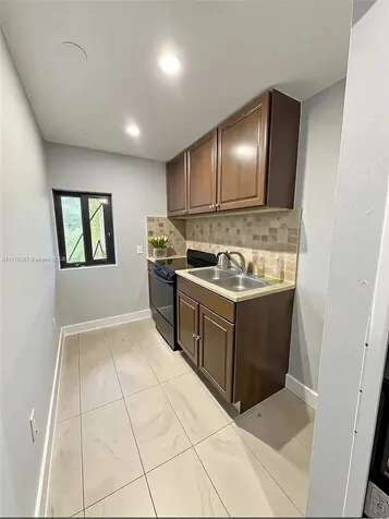 781 NW 108th Street Miami FL 33168