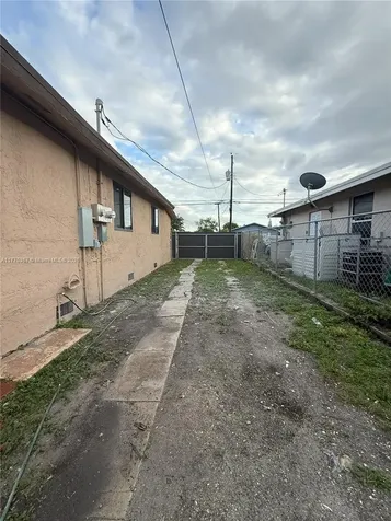 781 NW 108th Street Miami FL 33168