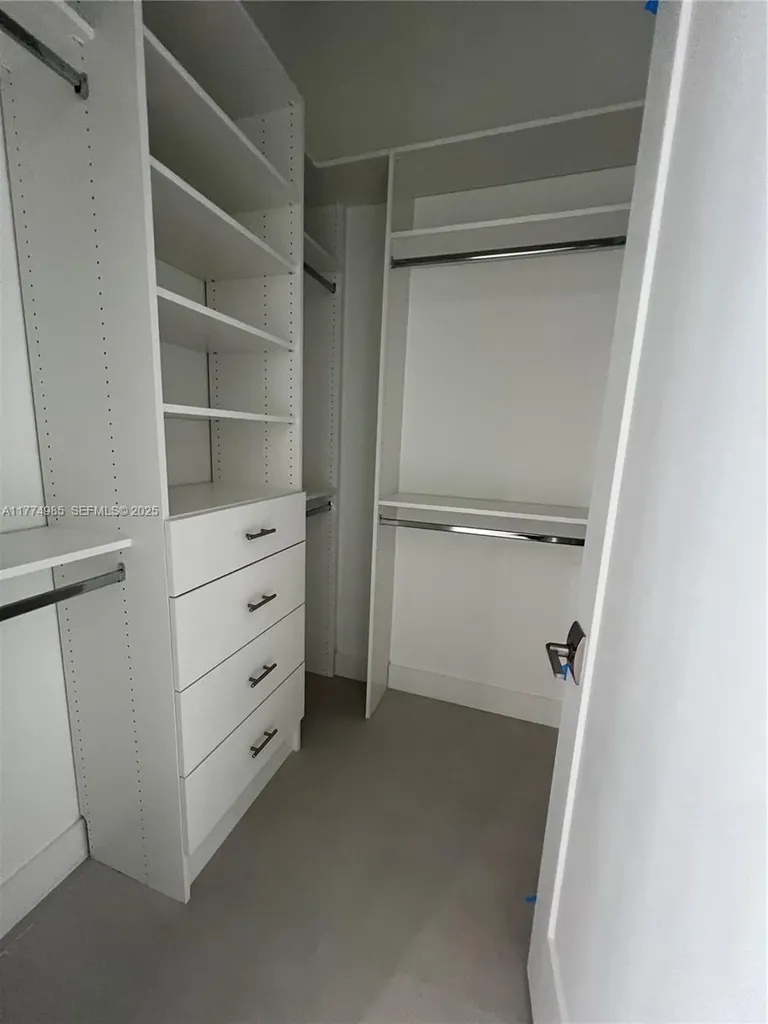 5725 W Ashwood Hollywood FL 33312