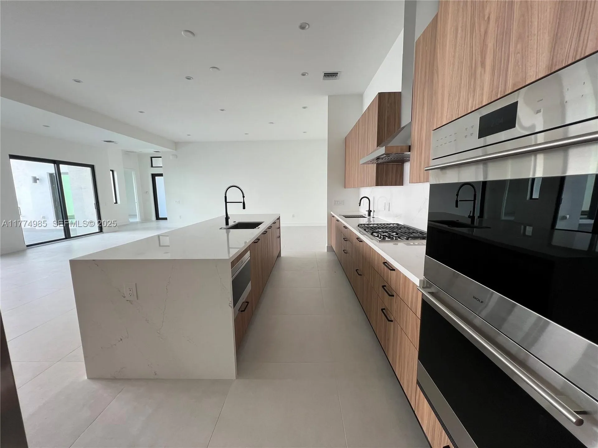 5725 W Ashwood Hollywood FL 33312