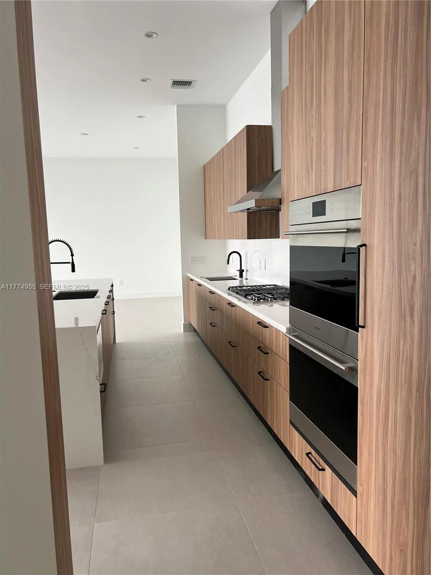 5725 W Ashwood Hollywood FL 33312