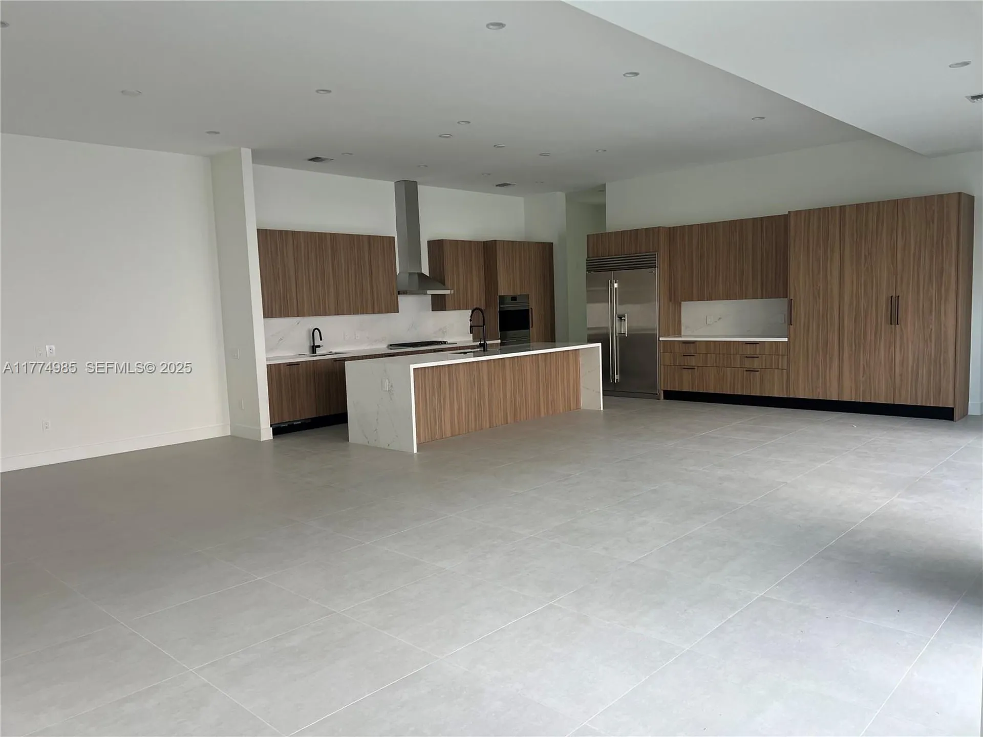 5725 W Ashwood Hollywood FL 33312