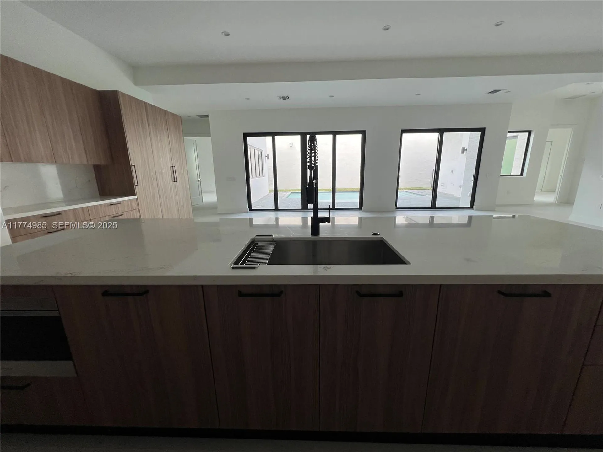 5725 W Ashwood Hollywood FL 33312