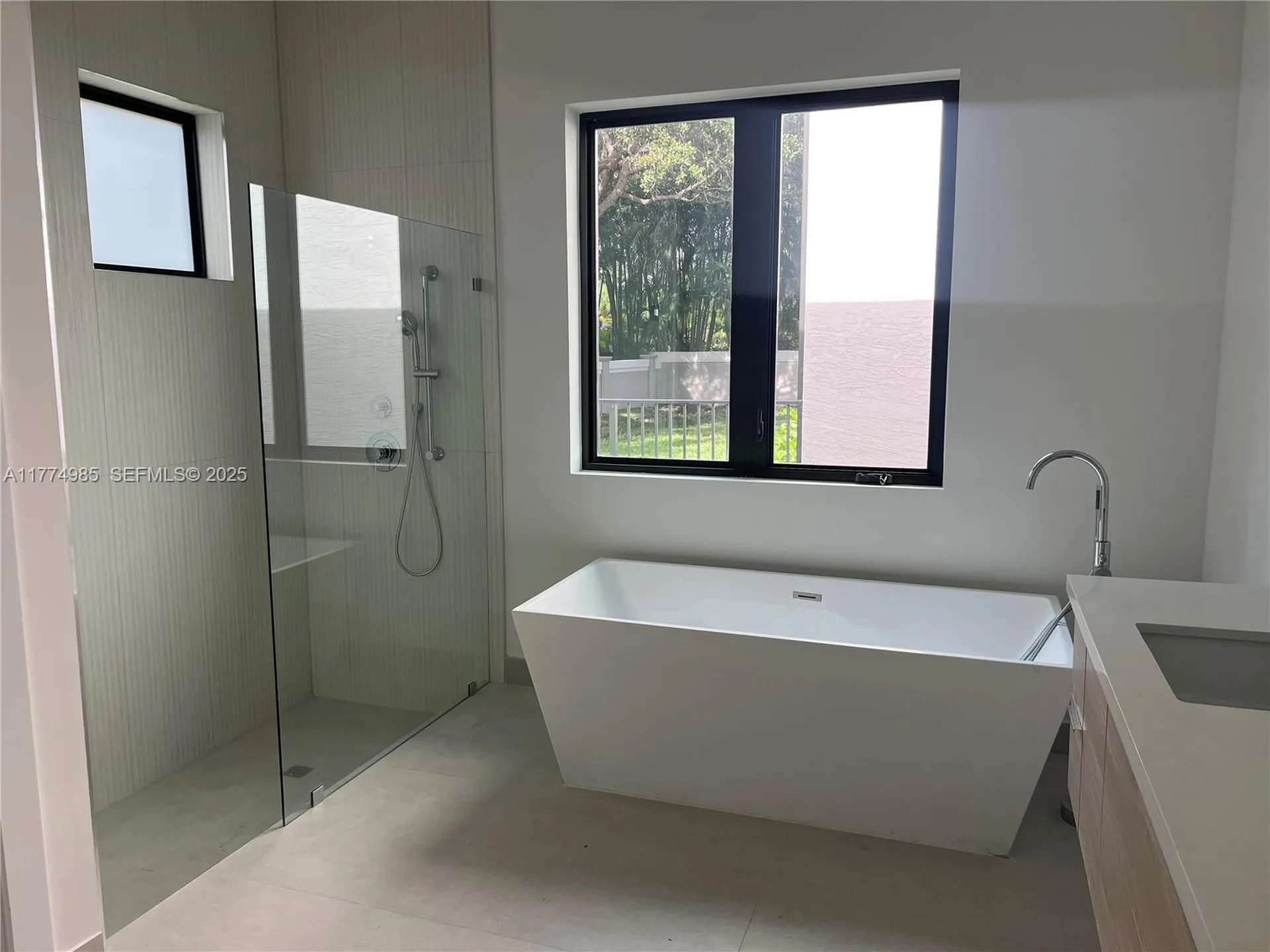 5725 W Ashwood Hollywood FL 33312