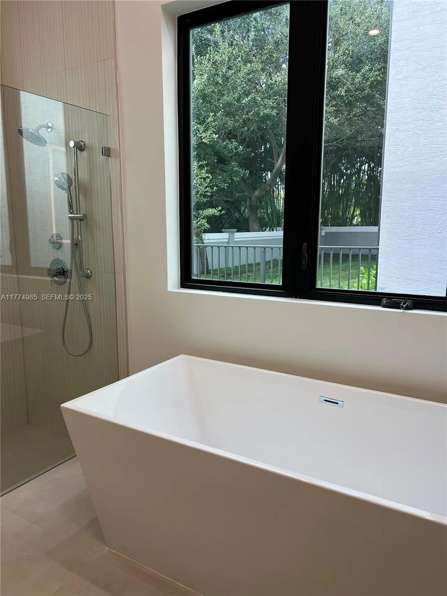 5725 W Ashwood Hollywood FL 33312