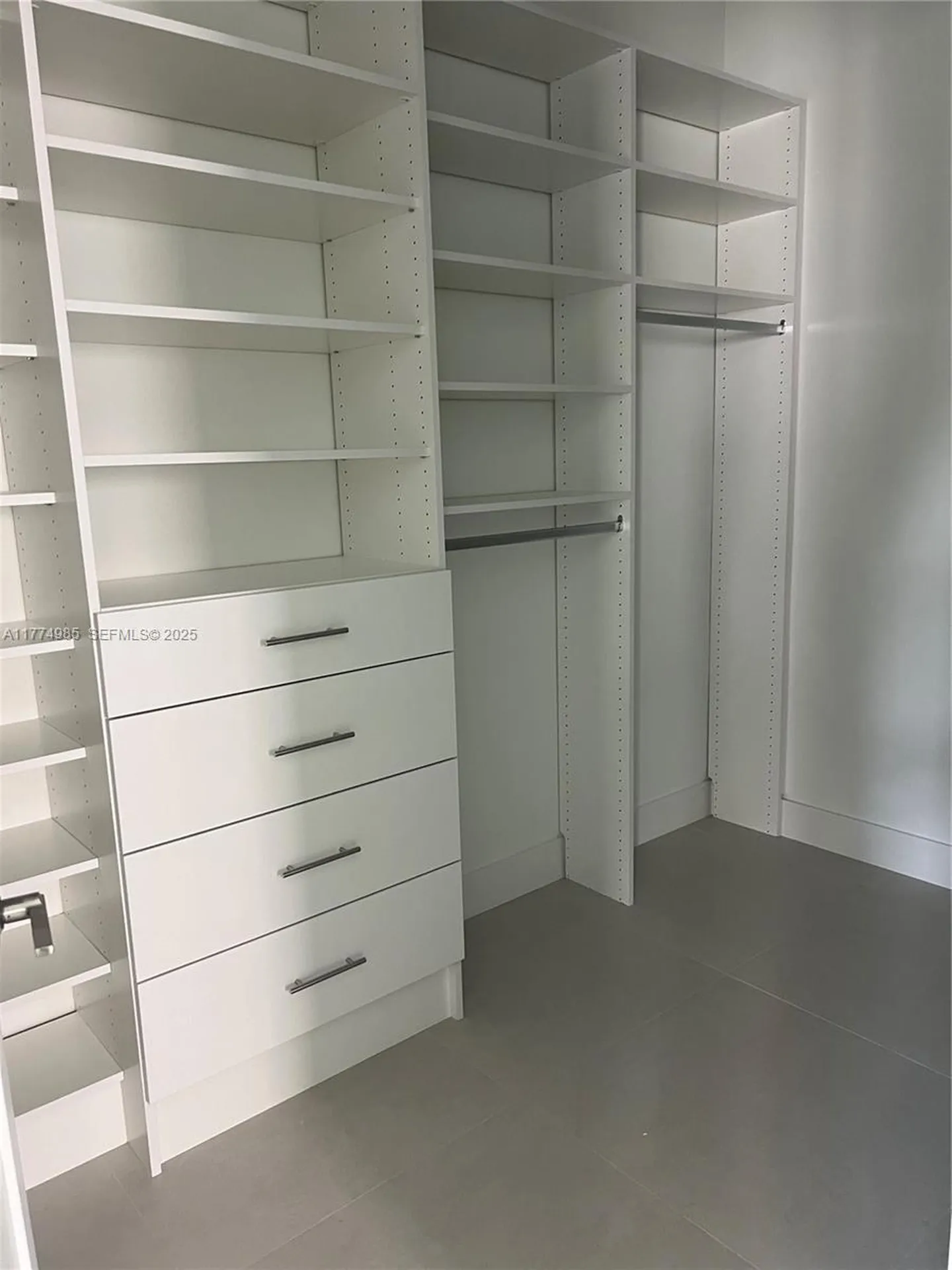 5725 W Ashwood Hollywood FL 33312