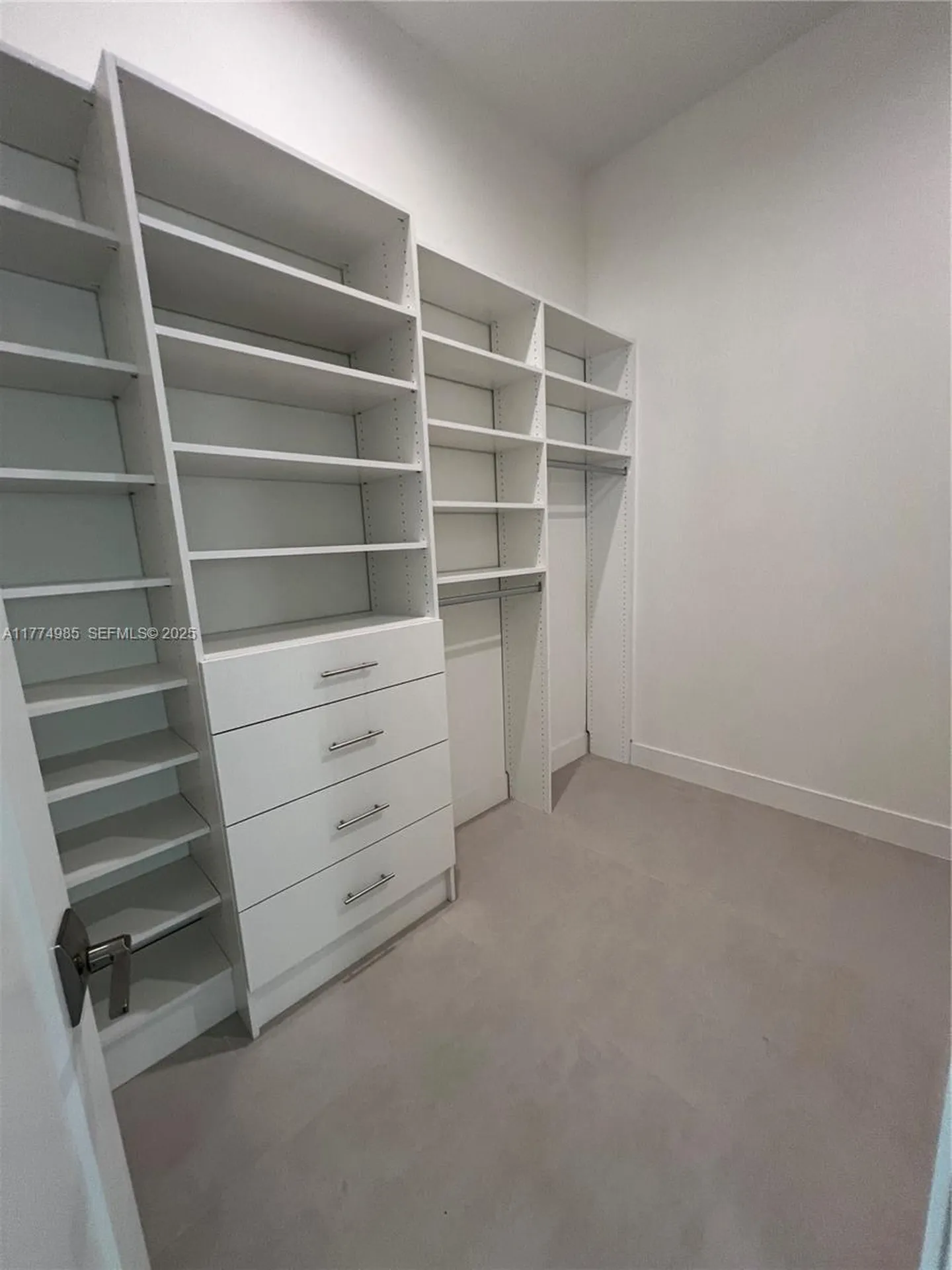 5725 W Ashwood Hollywood FL 33312