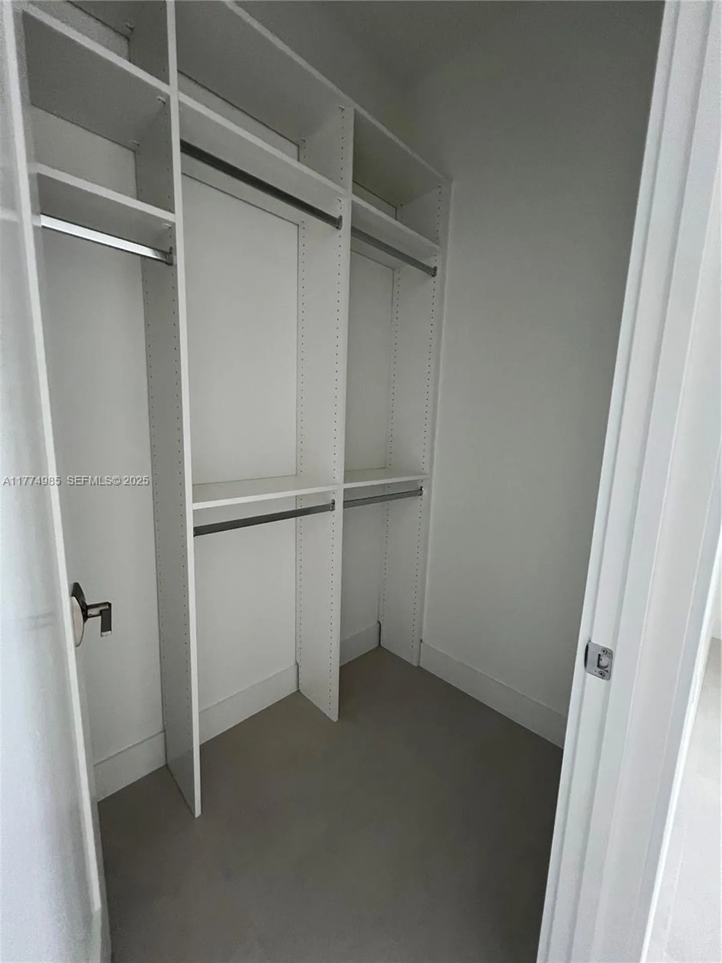 5725 W Ashwood Hollywood FL 33312