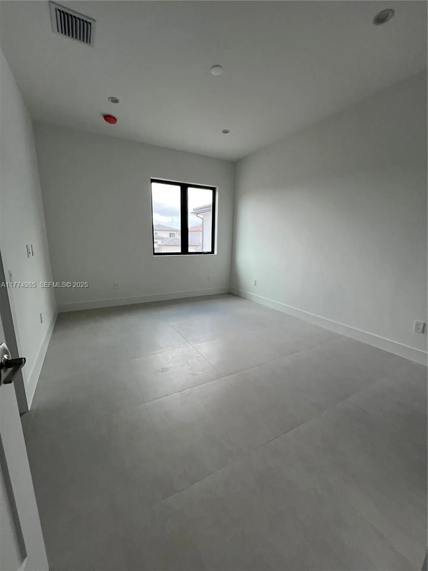 5725 W Ashwood Hollywood FL 33312