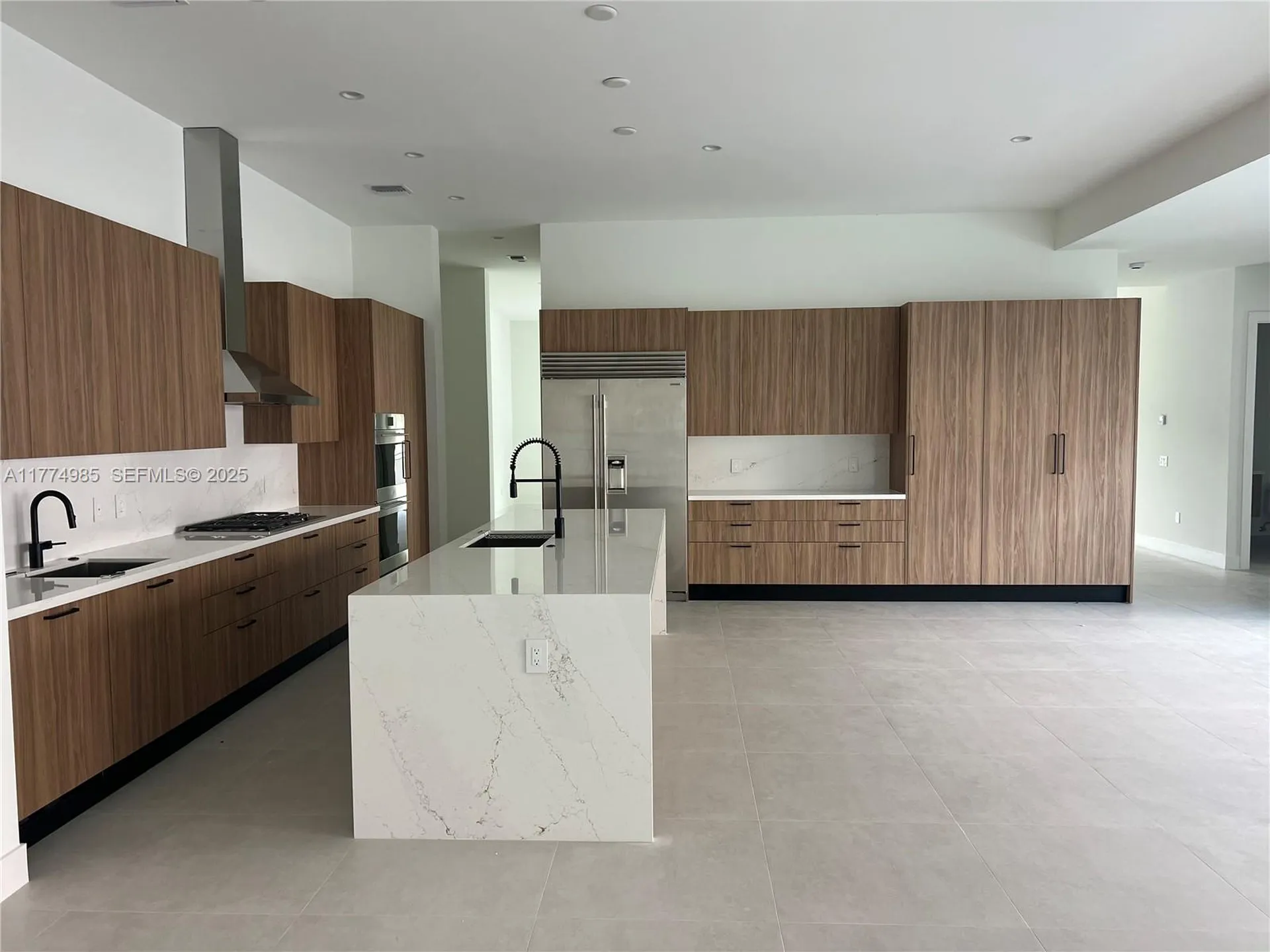 5725 W Ashwood Hollywood FL 33312