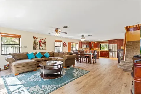 14201 Summersville Place Davie FL 33325