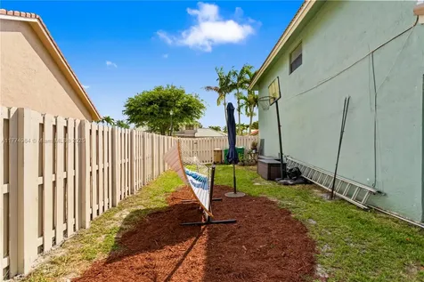 14201 Summersville Place Davie FL 33325