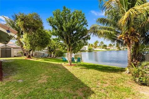 14201 Summersville Place Davie FL 33325