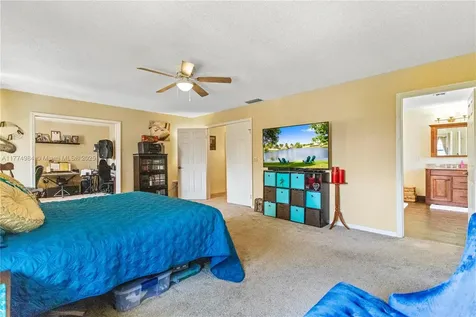 14201 Summersville Place Davie FL 33325