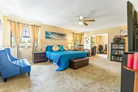 14201 Summersville Place Davie FL 33325