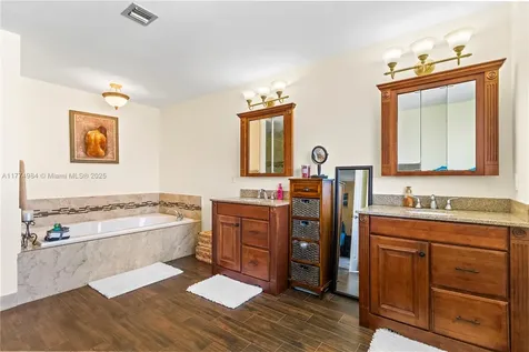 14201 Summersville Place Davie FL 33325
