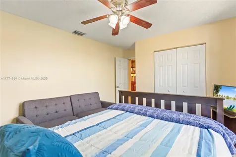 14201 Summersville Place Davie FL 33325