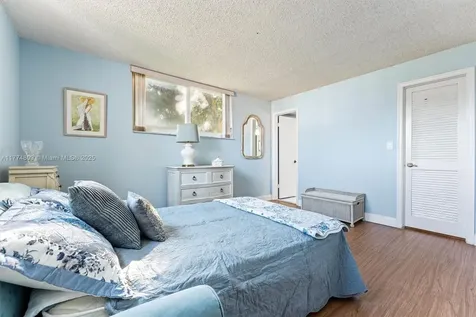 8990 S Hollybrook Boulevard Pembroke Pines FL 33025