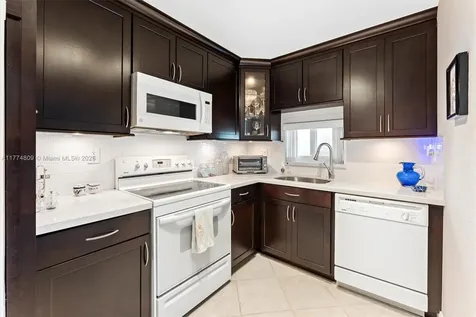 8990 S Hollybrook Boulevard Pembroke Pines FL 33025