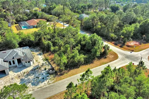 2500 E 9th Street Lehigh Acres FL 33936