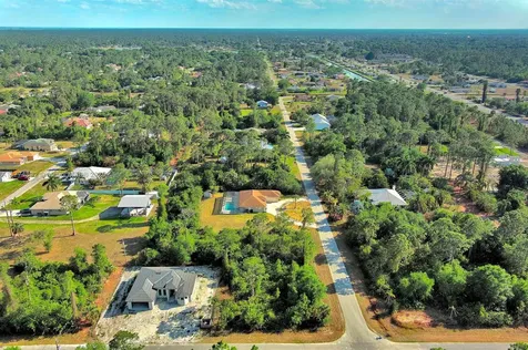 2500 E 9th Street Lehigh Acres FL 33936