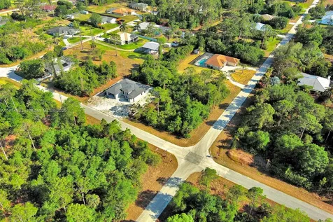 2500 E 9th Street Lehigh Acres FL 33936