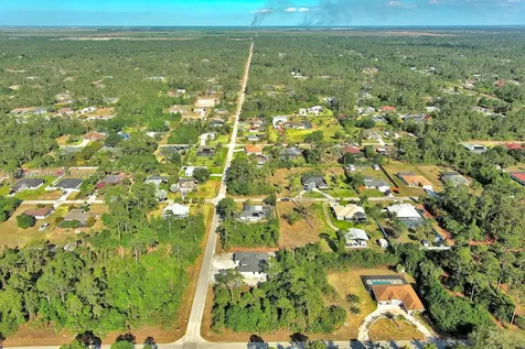 2500 E 9th Street Lehigh Acres FL 33936