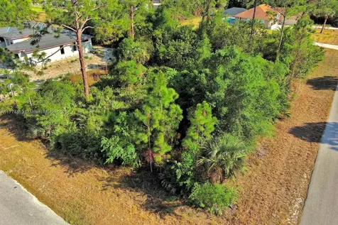 2500 E 9th Street Lehigh Acres FL 33936