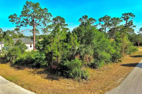 2500 E 9th Street Lehigh Acres FL 33936