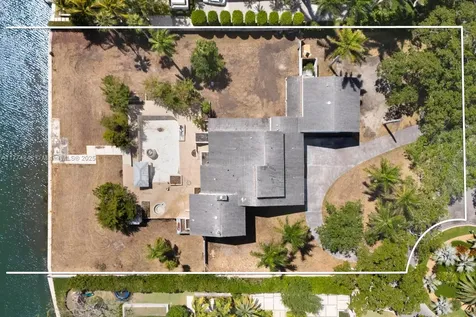 30 Leucadendra Drive Miami FL 33156