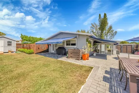 1900 SW 70th Avenue Miami FL 33155