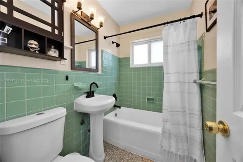 1900 SW 70th Avenue Miami FL 33155