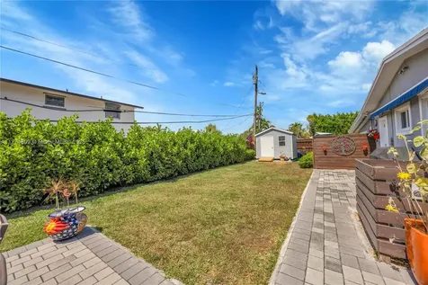 1900 SW 70th Avenue Miami FL 33155