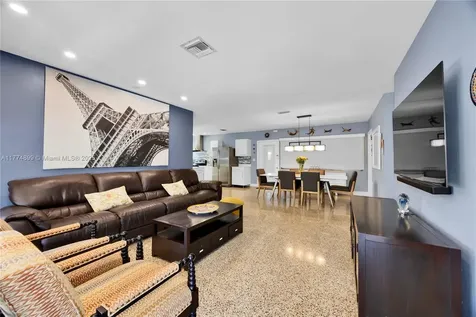 1900 SW 70th Avenue Miami FL 33155