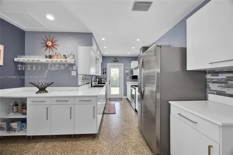 1900 SW 70th Avenue Miami FL 33155