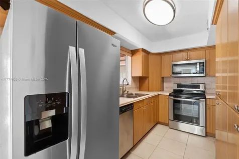 4241 W 10th Court Hialeah FL 33012