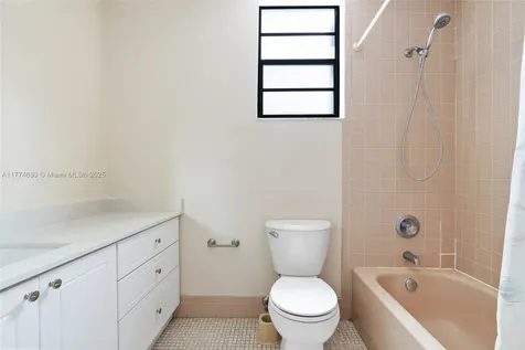 4241 W 10th Court Hialeah FL 33012