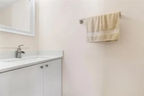 4241 W 10th Court Hialeah FL 33012
