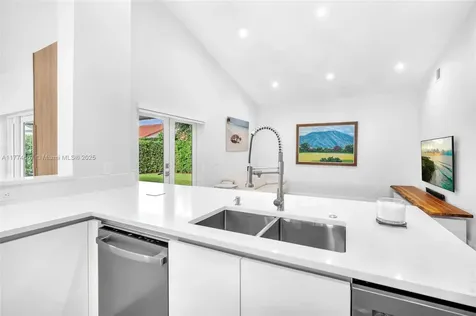 1482 SW 97th Lane Davie FL 33324